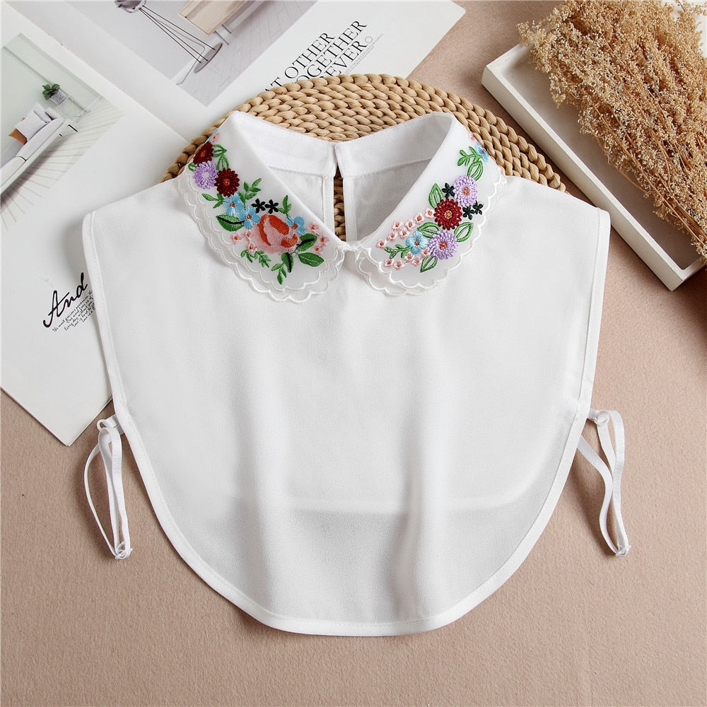 MissLacy™ Nessa Floral Embroidered Lace Collar